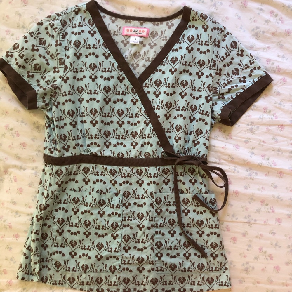 Koi scrub top